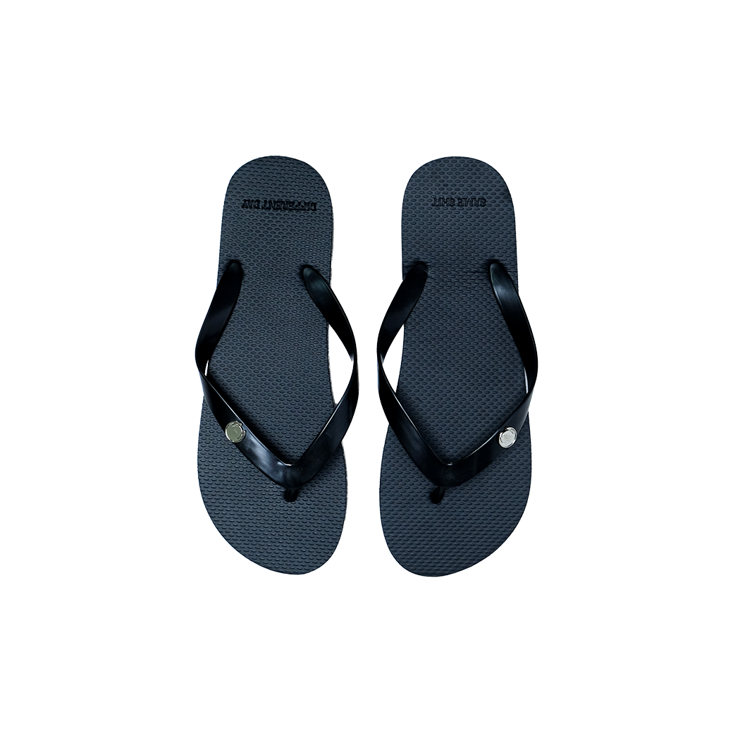 FUXURY NEW MOON HARDWEAR SLIPPERS BLACK
