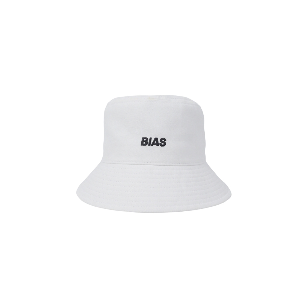 THE BIAS CLUB BUCKET HAT WHITE