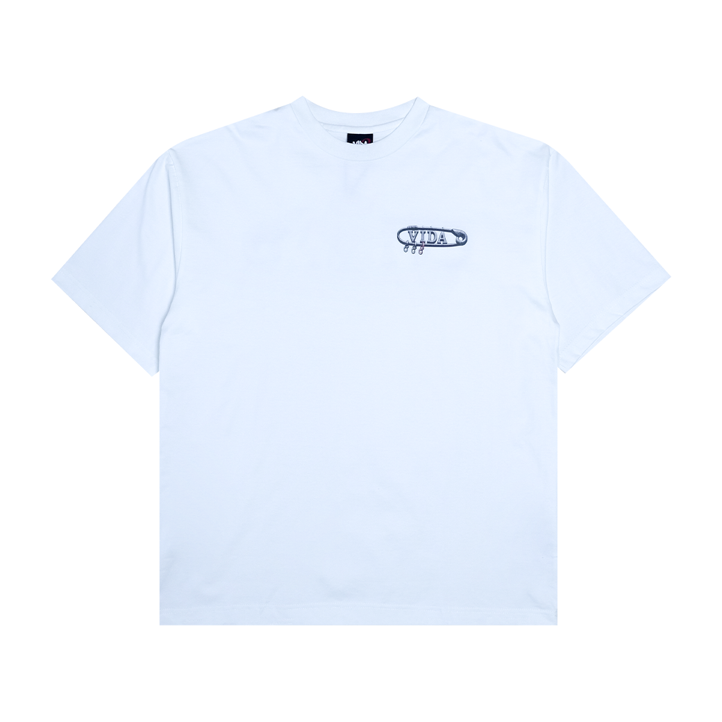 INFIVIDA IRON BROOCH OVERSIZED T-SHIRT WHITE