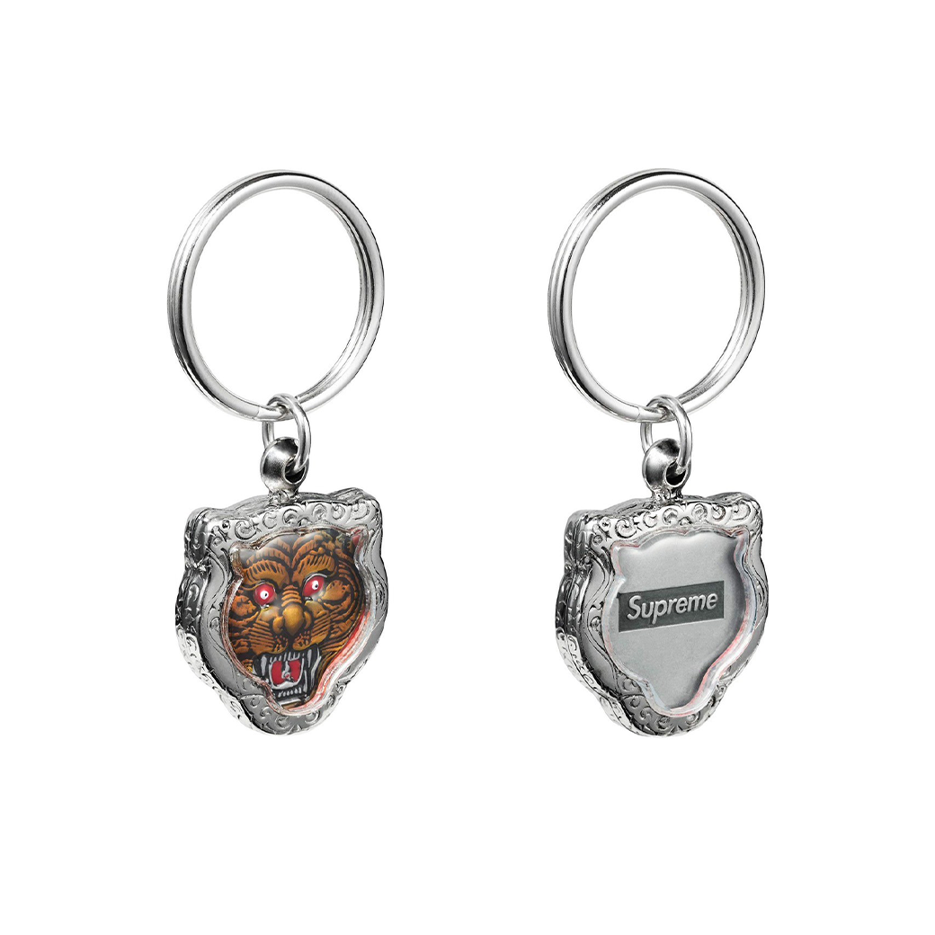 SUPREME TIGER KEYCHIAN SILVER